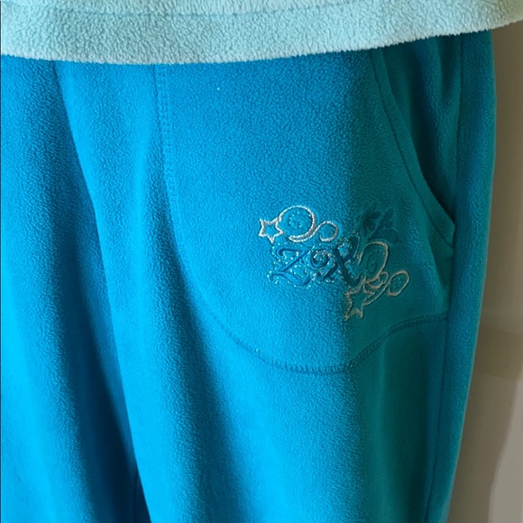 🌸(2/$15) Blue Fleece Set - Picture 2 of 10